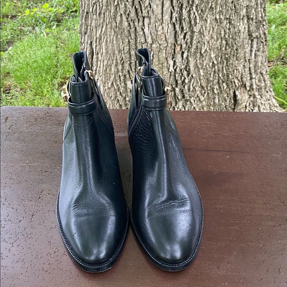 Short boots